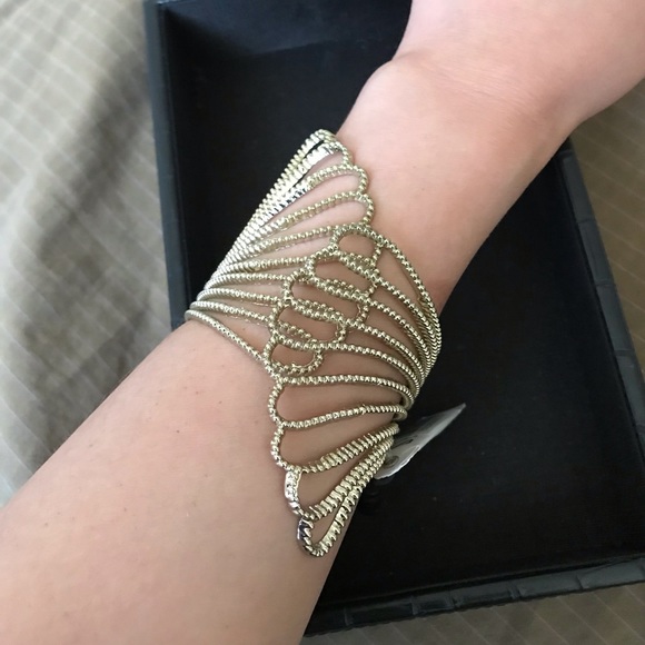 Guess- cuff bracelet